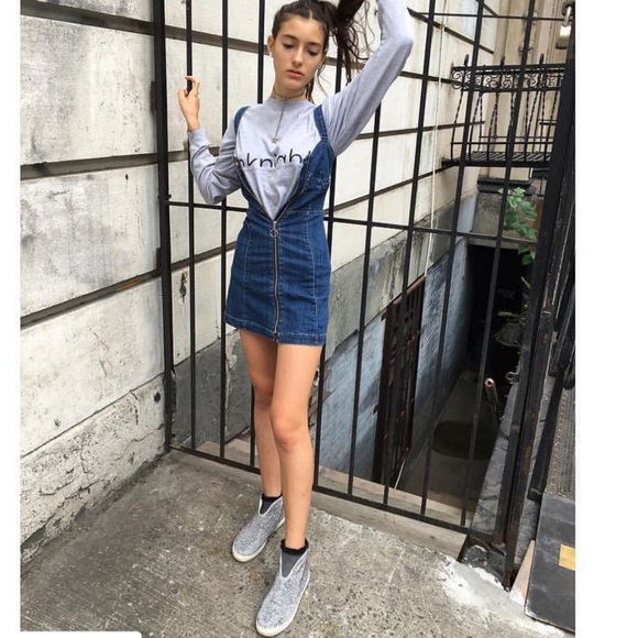 Rhinestone Embellished Laceless High Top Sneakers - Picture 14 of 16